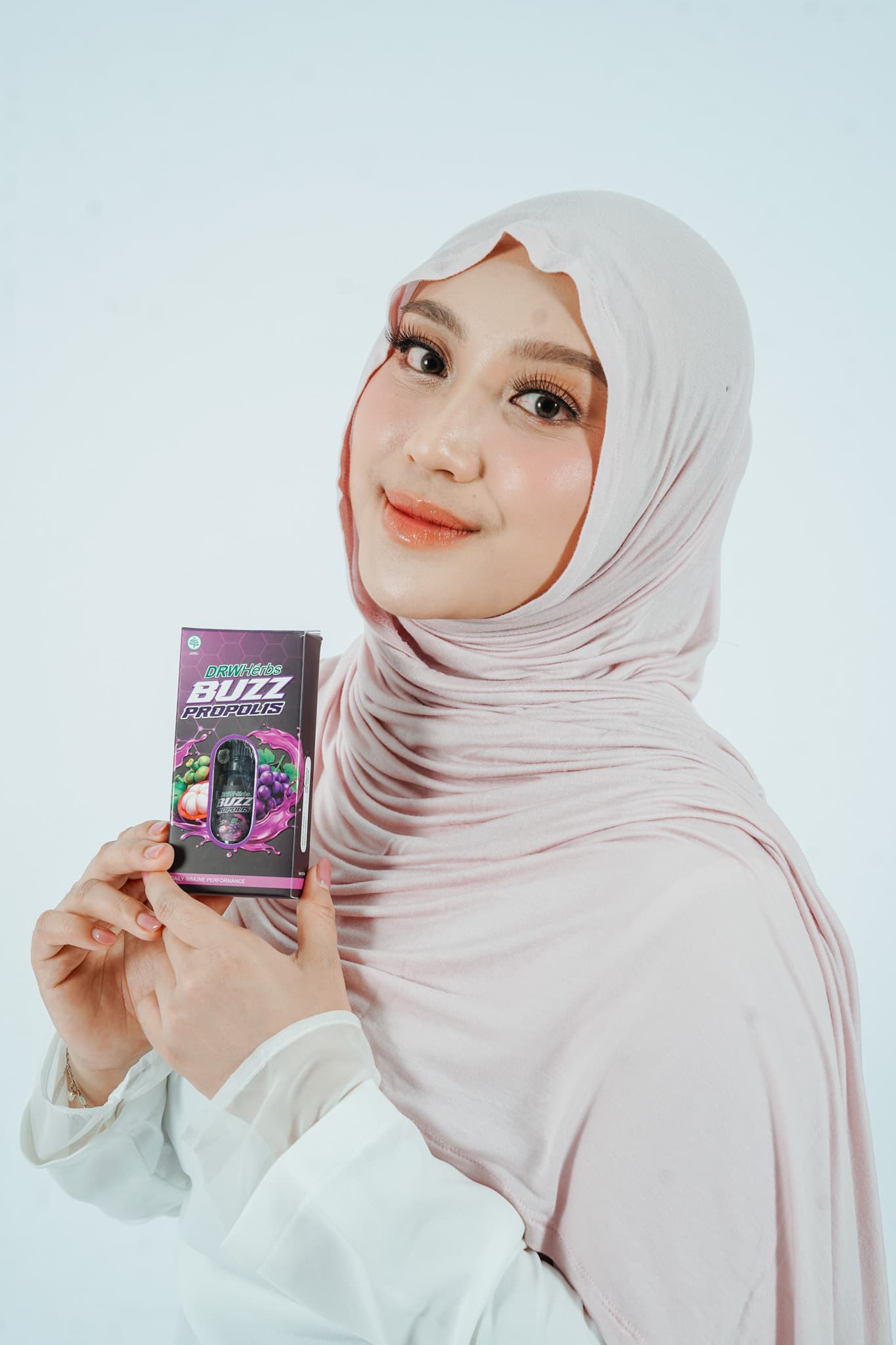 Nabila dengan Buzz Propolis